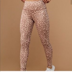 TAN + LINES LEOPARD TEMESCAL CANYON LEGGINGS